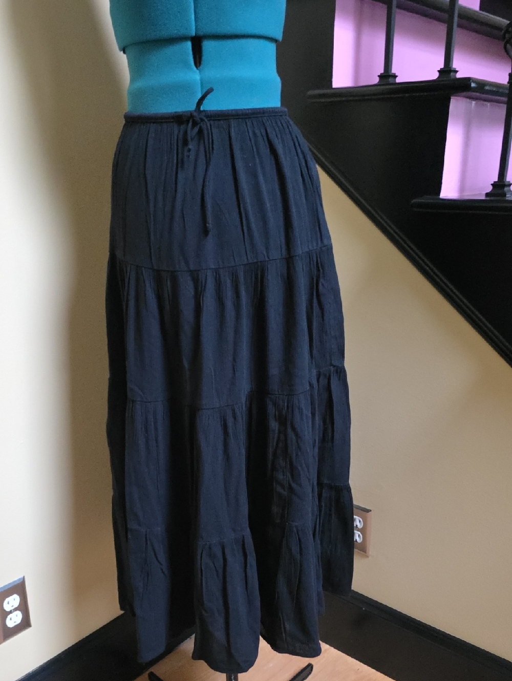 Aerie Black Flowy Skirt - SZ XS
